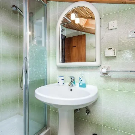 Two-bedroom In Apartment Supetarska Draga